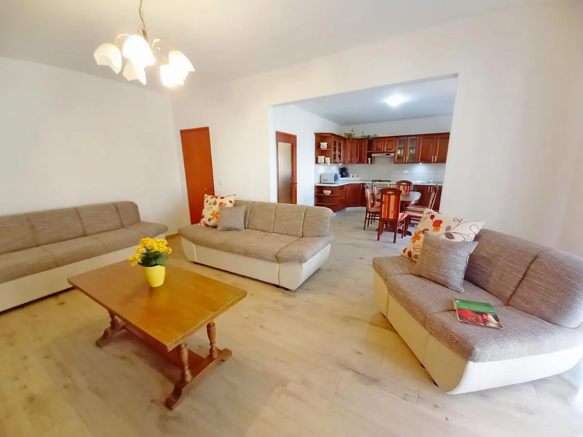 Apartments Tina & Denis Pula