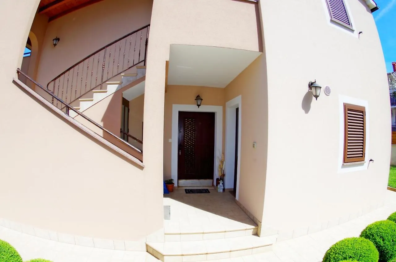 Apartments Tina & Denis Pula Croatia